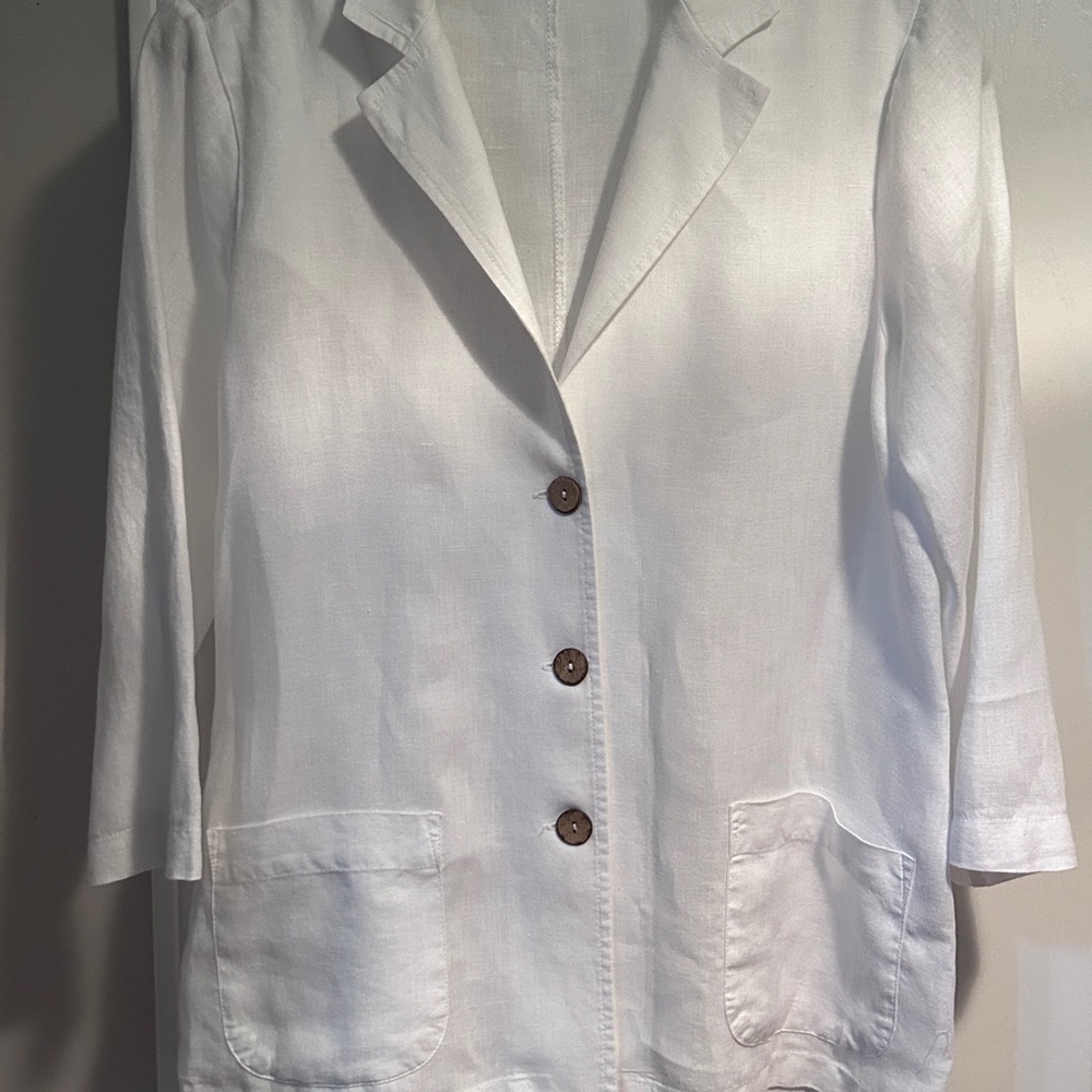 Valentina's VLT's White Linen Jacket